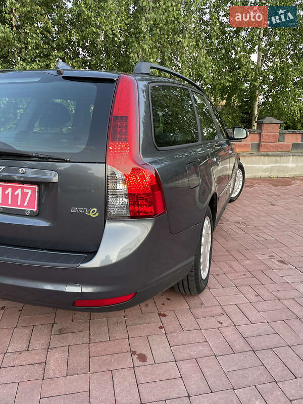 Універсал Volvo V50 2010 в Рівному