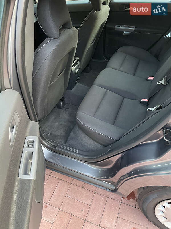 Універсал Volvo V50 2010 в Рівному