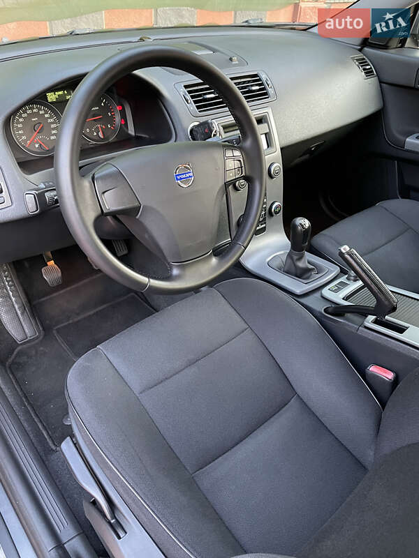 Універсал Volvo V50 2010 в Рівному