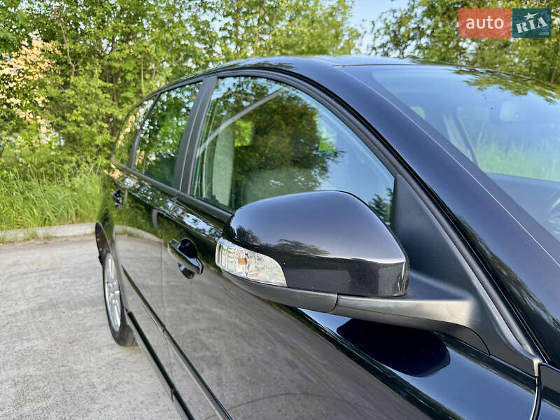 Универсал Volvo V50 2010 в Дрогобыче