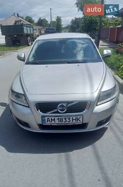 Універсал Volvo V50 2010 в Звягелі