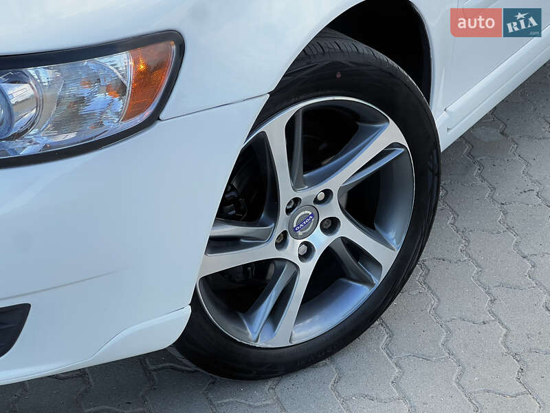 Універсал Volvo V50 2012 в Радивиліві