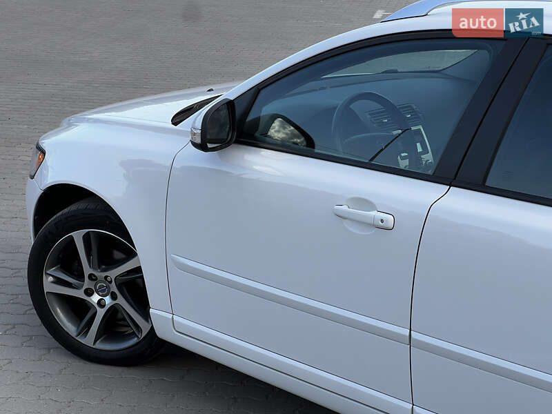 Універсал Volvo V50 2012 в Радивиліві