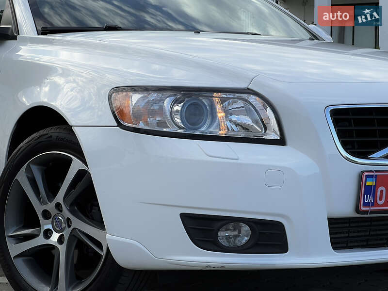 Універсал Volvo V50 2012 в Радивиліві