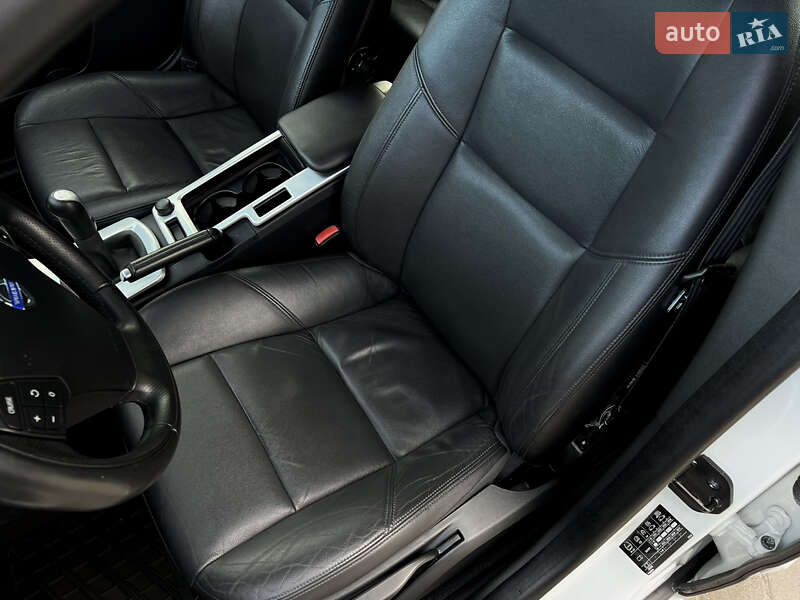 Універсал Volvo V50 2012 в Радивиліві