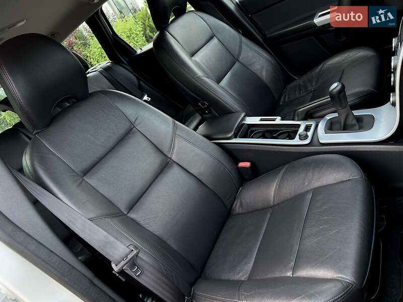 Універсал Volvo V50 2012 в Радивиліві