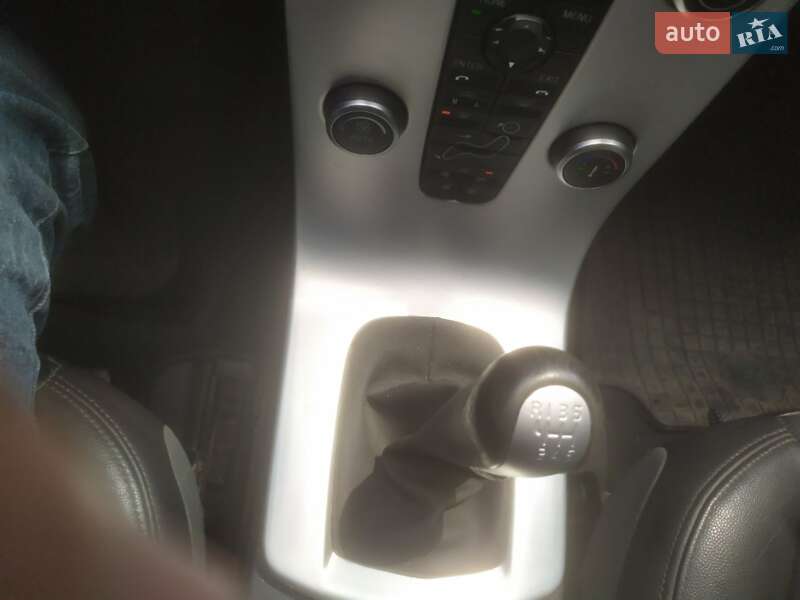 Универсал Volvo V50 2011 в Львове