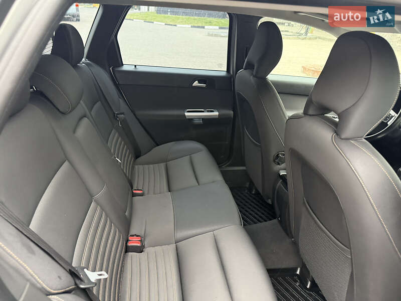 Універсал Volvo V50 2011 в Рівному