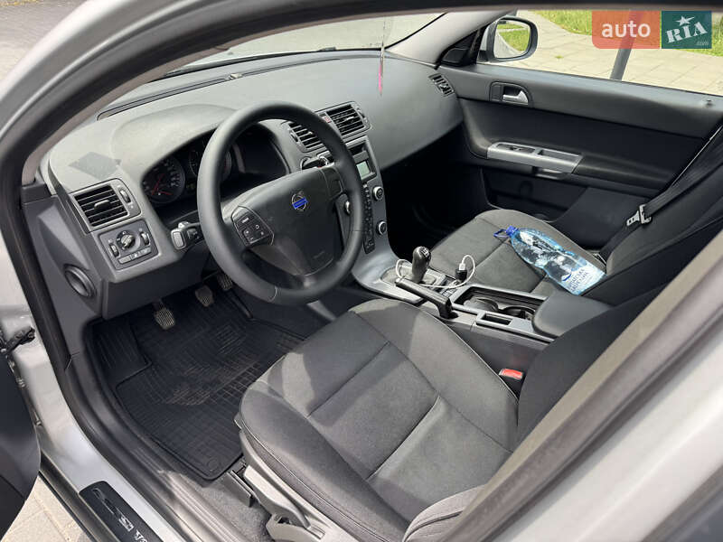 Универсал Volvo V50 2010 в Луцке