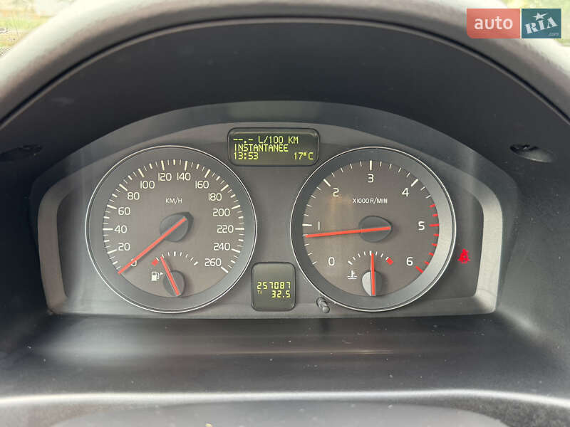 Универсал Volvo V50 2010 в Луцке