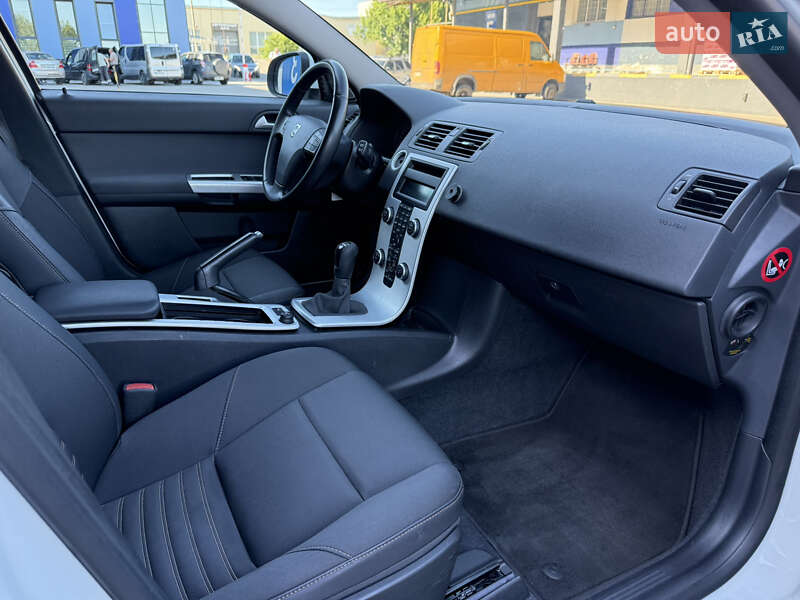 Универсал Volvo V50 2012 в Ровно