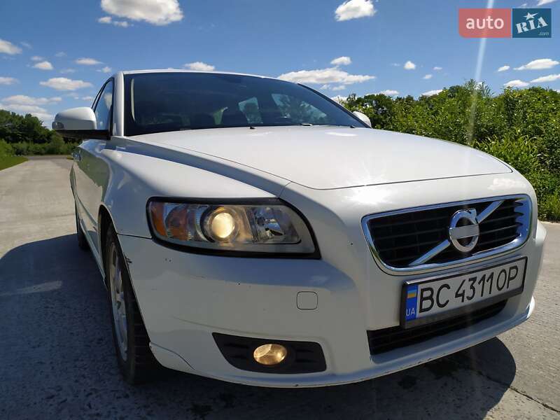 Volvo V50 2011