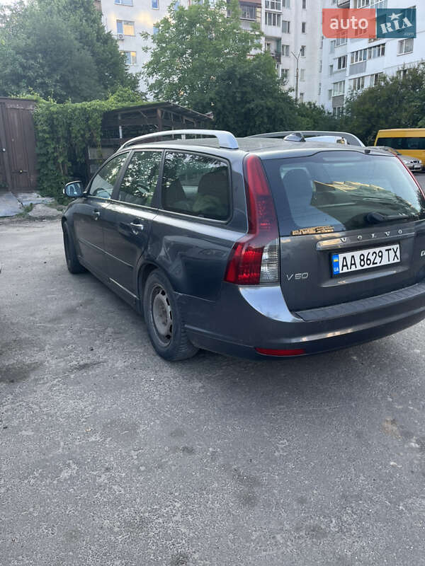 Универсал Volvo V50 2010 в Киеве