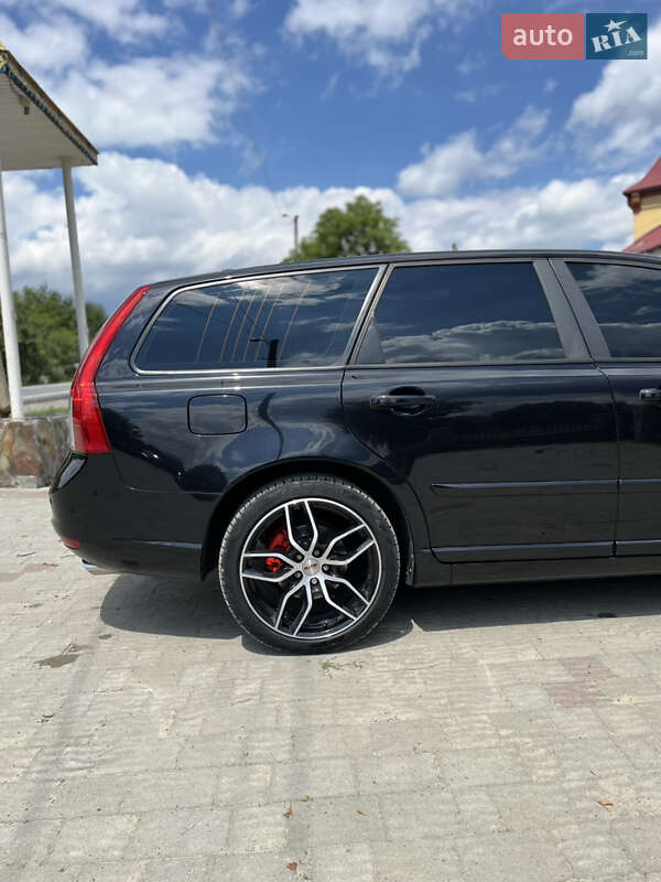 Универсал Volvo V50 2011 в Надворной