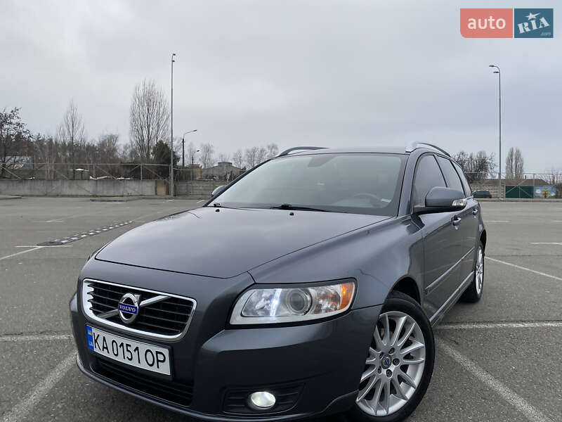 Универсал Volvo V50 2010 в Киеве