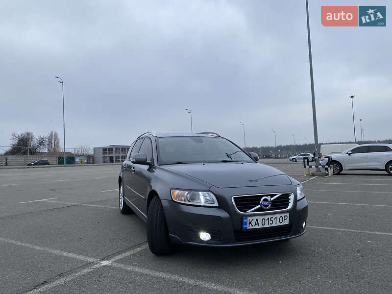 Универсал Volvo V50 2010 в Киеве