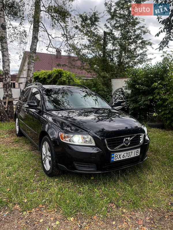 Универсал Volvo V50 2010 в Славуте