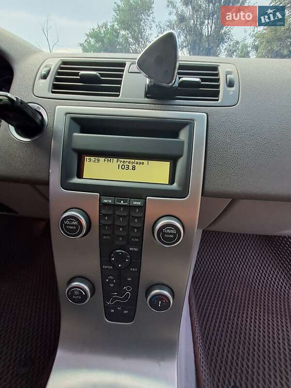 Універсал Volvo V50 2009 в Павлограді
