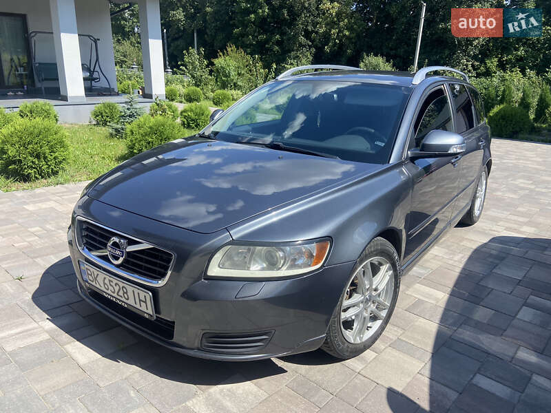 Volvo V50 2011