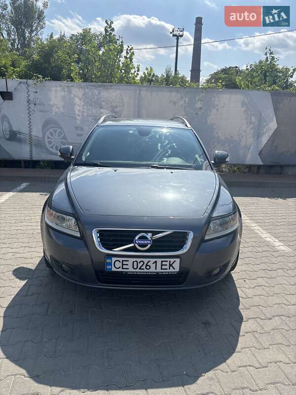 Універсал Volvo V50 2011 в Чернівцях