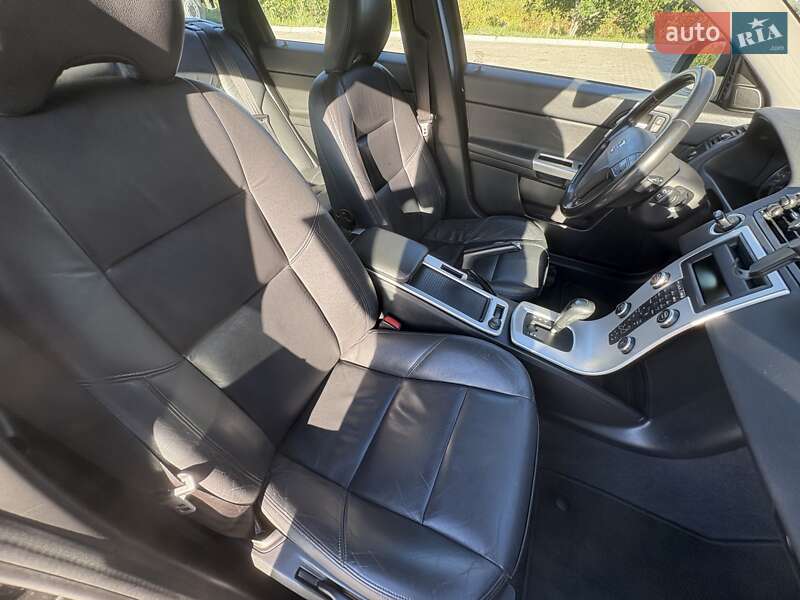 Универсал Volvo V50 2011 в Львове