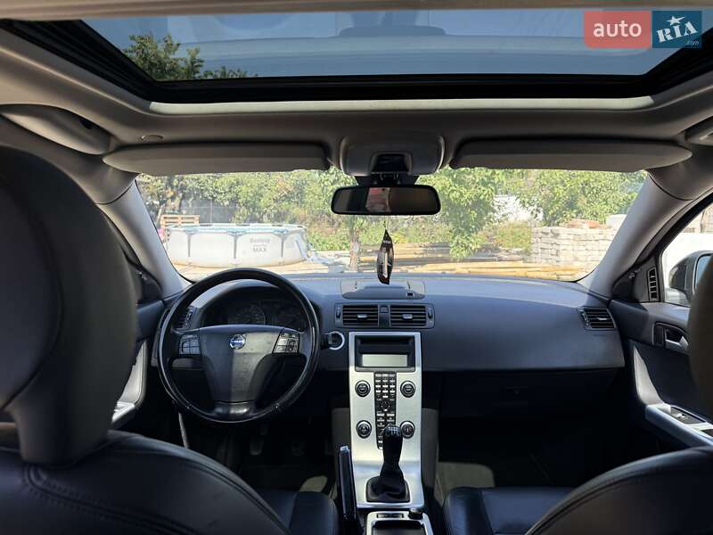 Універсал Volvo V50 2010 в Кривому Розі