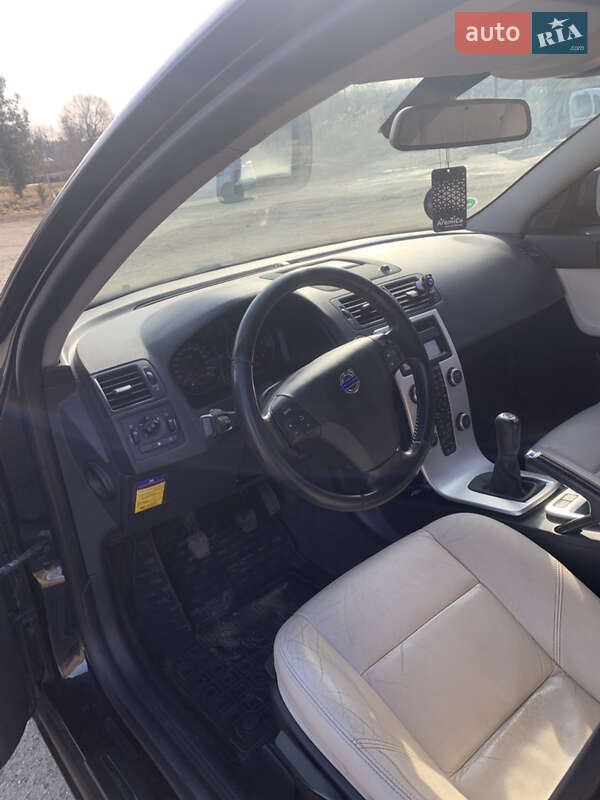 Универсал Volvo V50 2011 в Львове