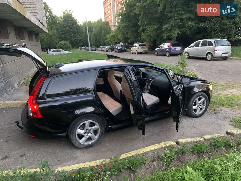 Универсал Volvo V50 2011 в Львове