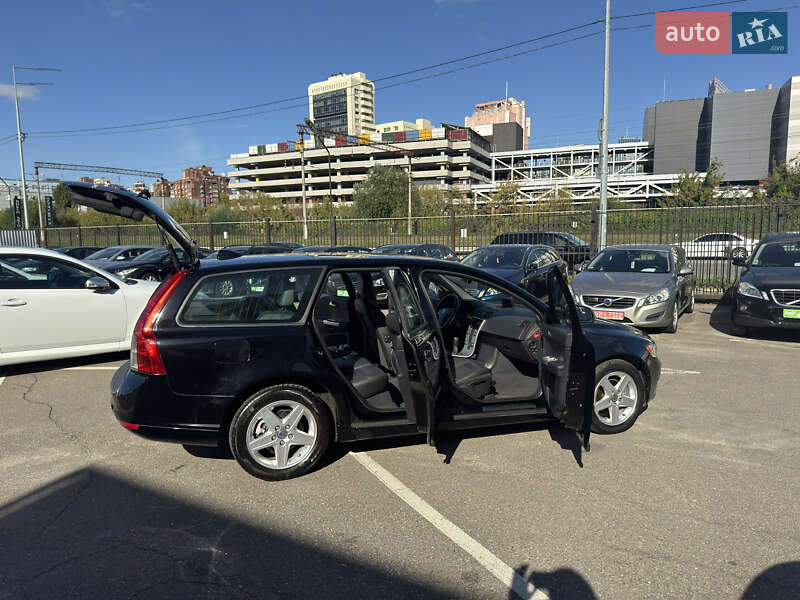 Универсал Volvo V50 2012 в Киеве