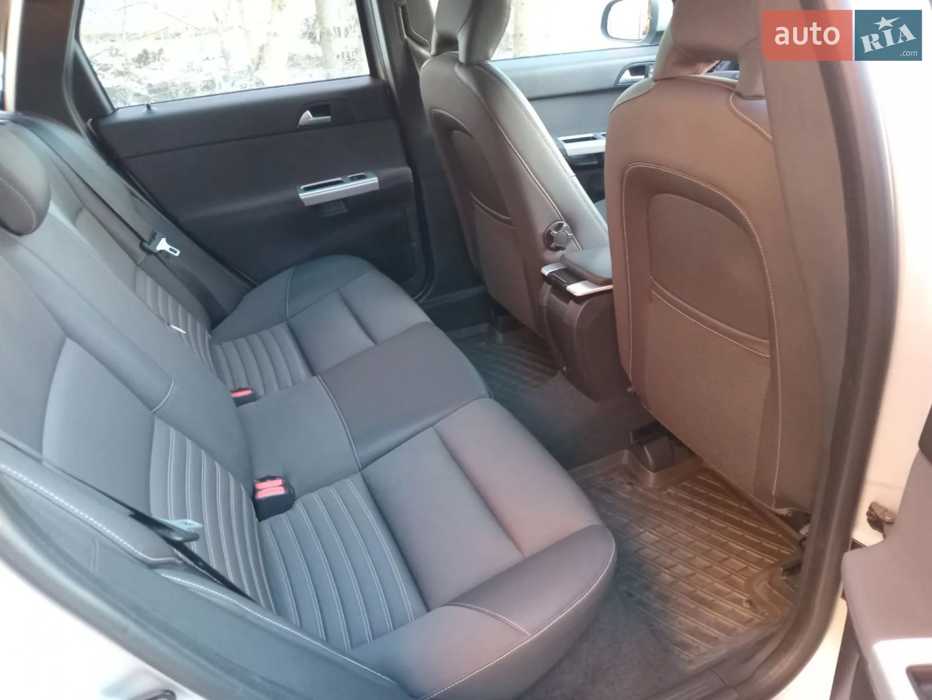 2011 Volvo V50 - мініатюра 3