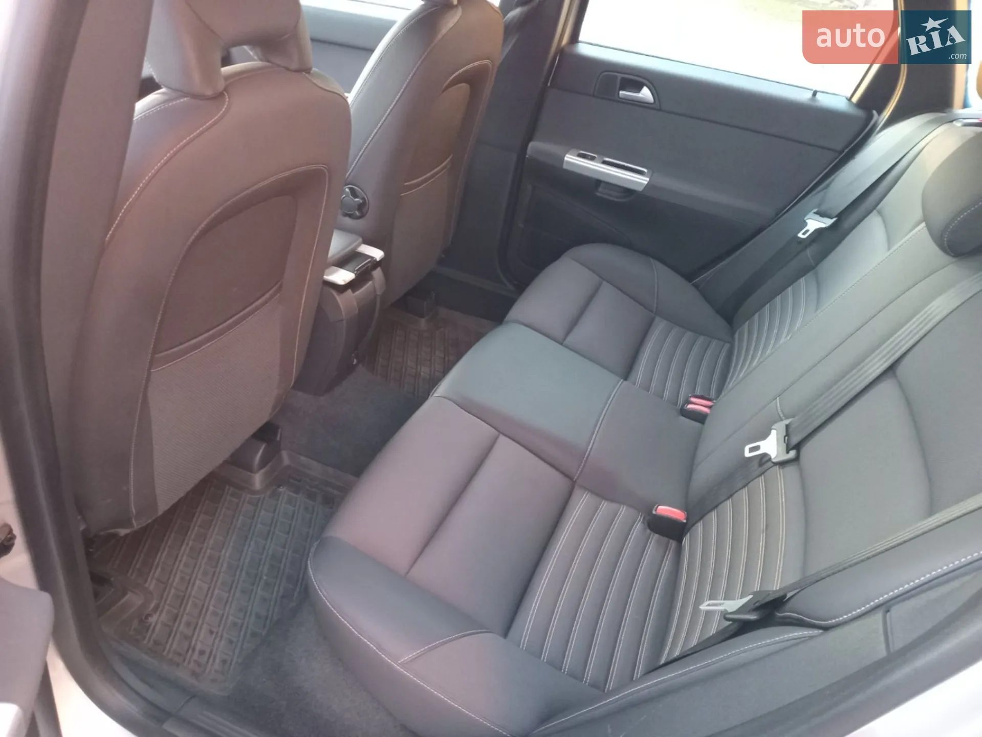 2011 Volvo V50 - мініатюра 4