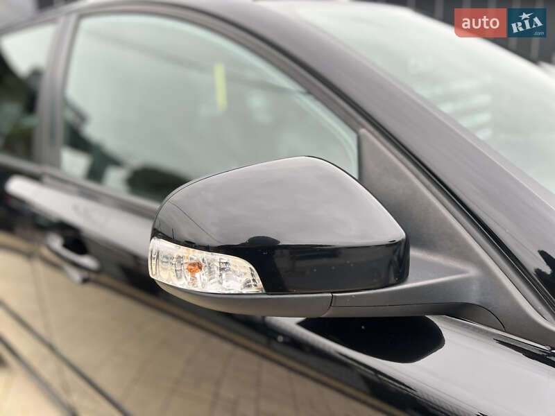 Универсал Volvo V50 2011 в Львове