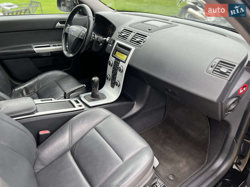 Универсал Volvo V50 2011 в Львове