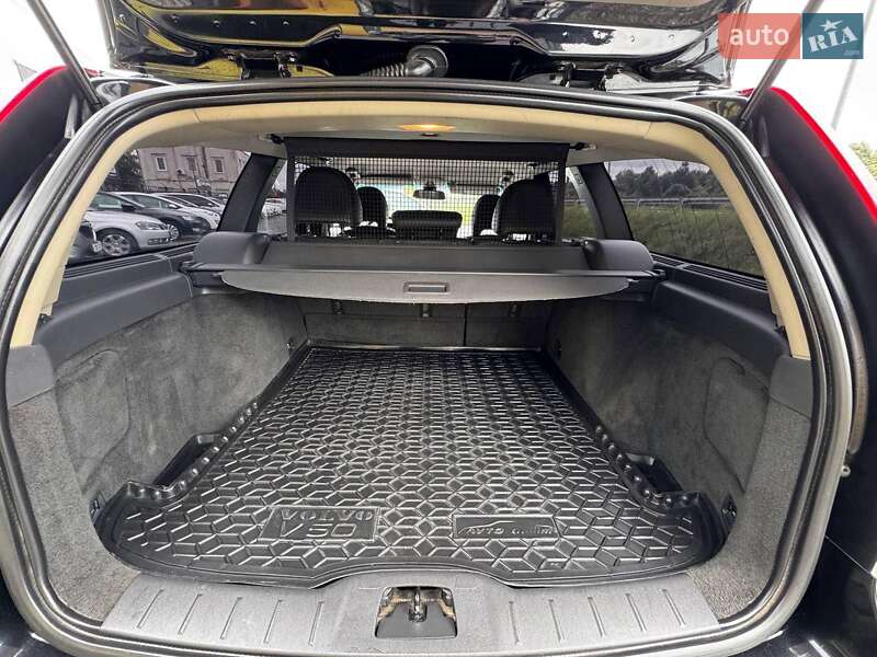 Универсал Volvo V50 2011 в Сколе