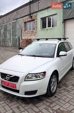 Універсал Volvo V50 2012 в Сумах