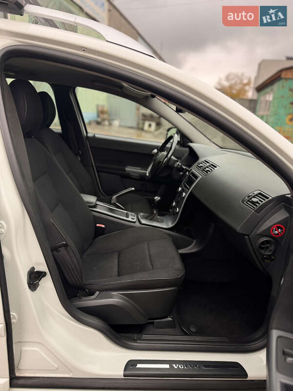 Универсал Volvo V50 2012 в Сумах фото 32 Универсал Volvo V50 2012 в Сумах