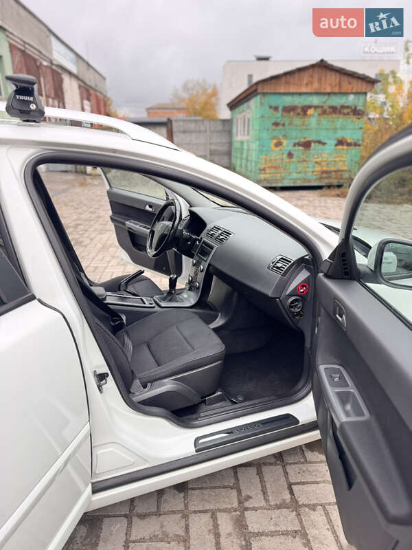 Универсал Volvo V50 2012 в Сумах фото 39 Универсал Volvo V50 2012 в Сумах