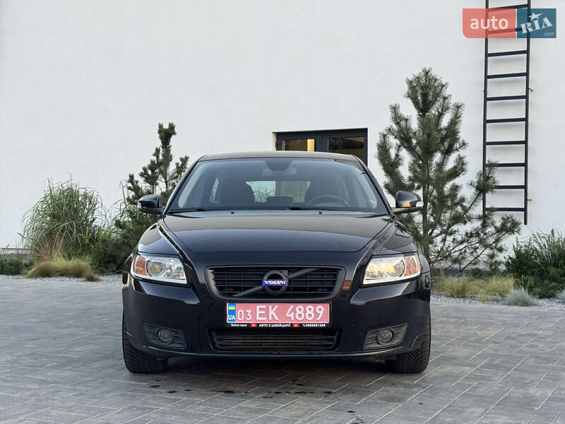 Универсал Volvo V50 2010 в Луцке фото 2 Универсал Volvo V50 2010 в Луцке