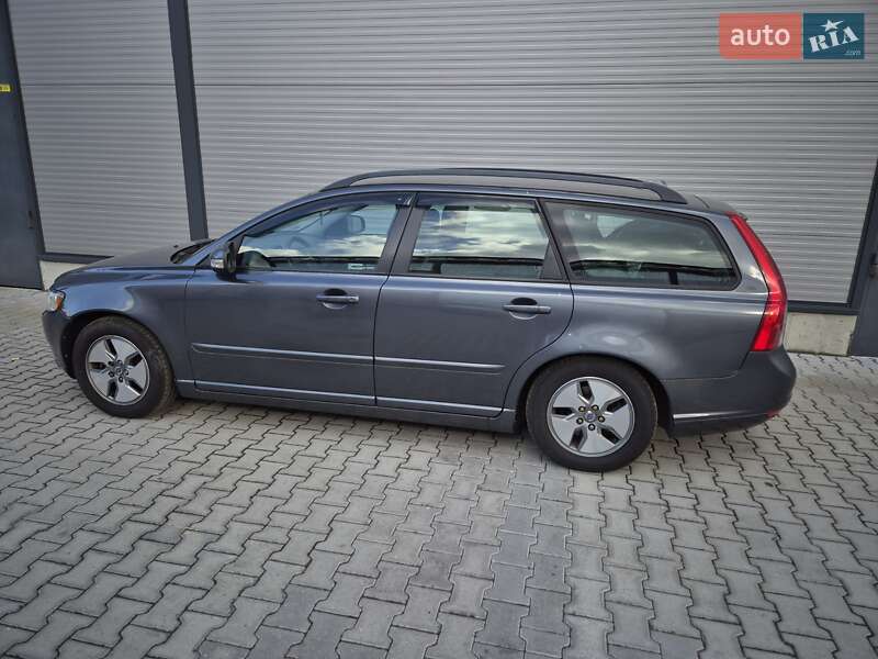Универсал Volvo V50 2010 в Львове
