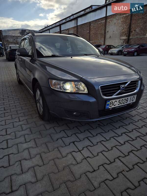 Универсал Volvo V50 2010 в Львове