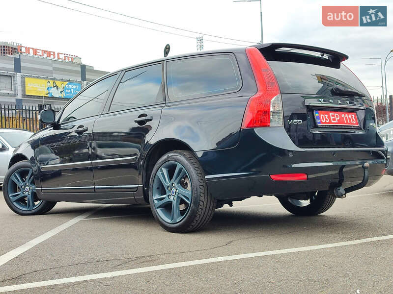 Универсал Volvo V50 2012 в Киеве