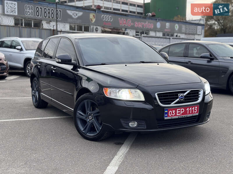 Универсал Volvo V50 2012 в Киеве