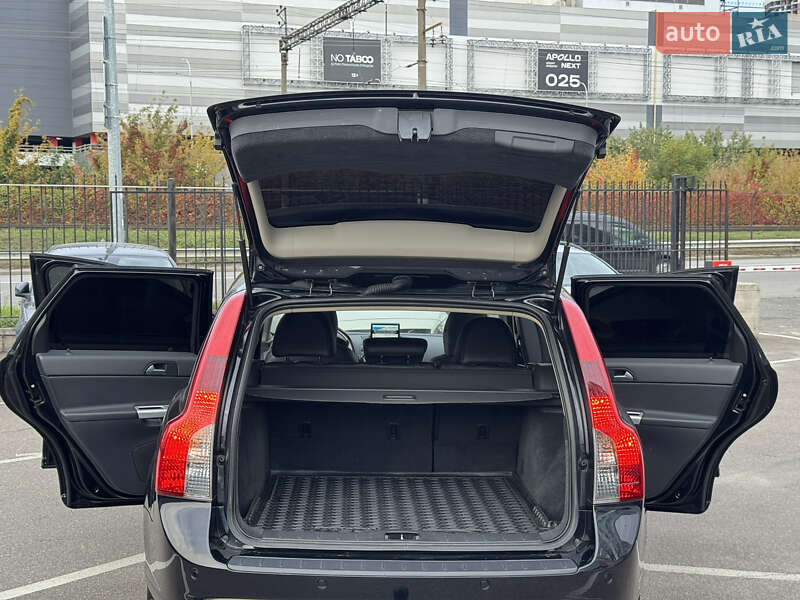 Универсал Volvo V50 2012 в Киеве