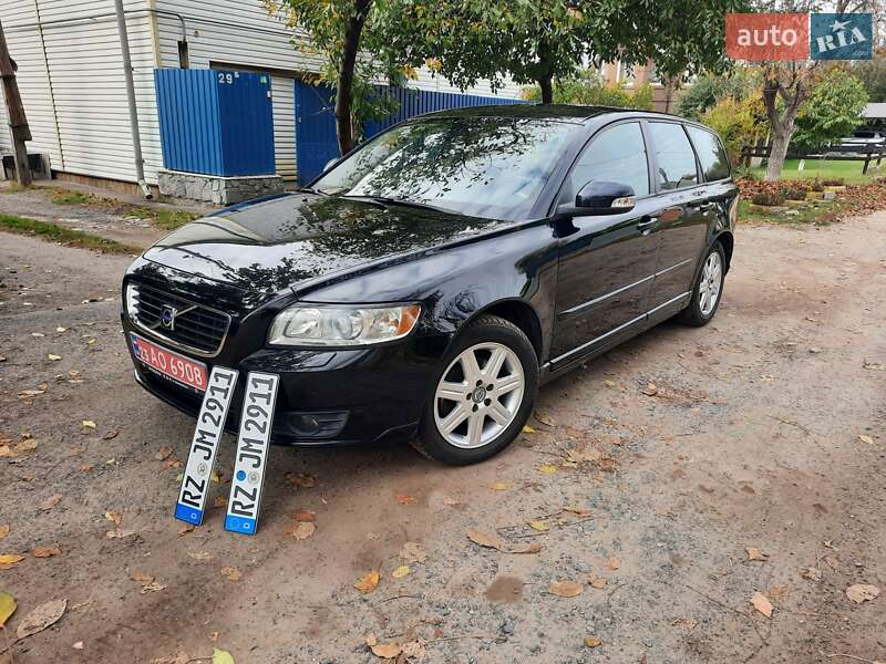 Універсал Volvo V50 2010 в Полтаві