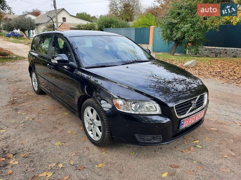 Універсал Volvo V50 2010 в Полтаві