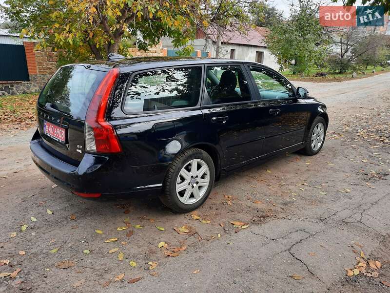 Універсал Volvo V50 2010 в Полтаві