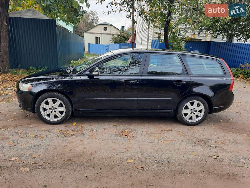 Універсал Volvo V50 2010 в Полтаві