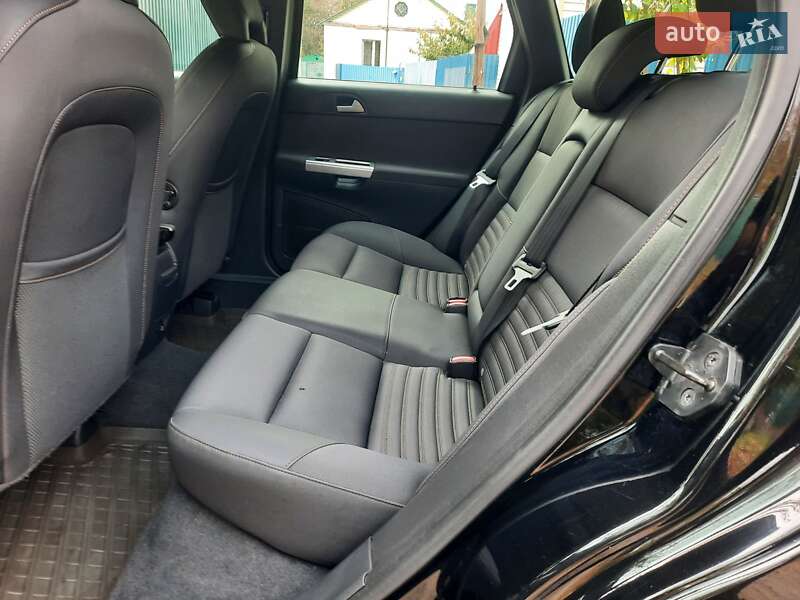 Універсал Volvo V50 2010 в Полтаві