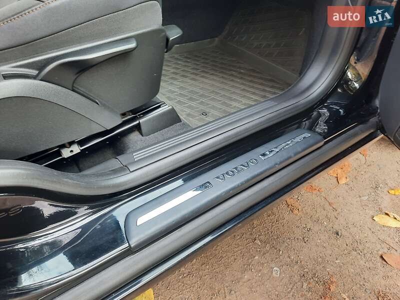 Універсал Volvo V50 2010 в Полтаві