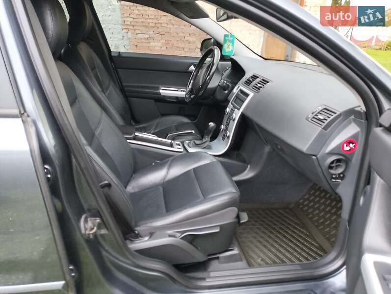 Універсал Volvo V50 2010 в Коломиї